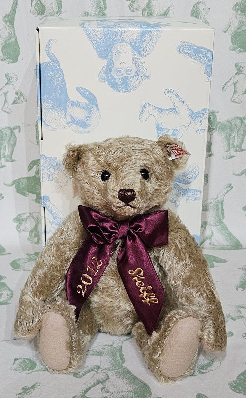 From The Steiff Archive: 2012 QVC Year Bear - 30cm - Number 12 - Image 3