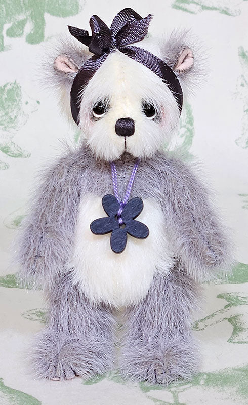 Graye by Pipkins Bears - 12cm - Image 3
