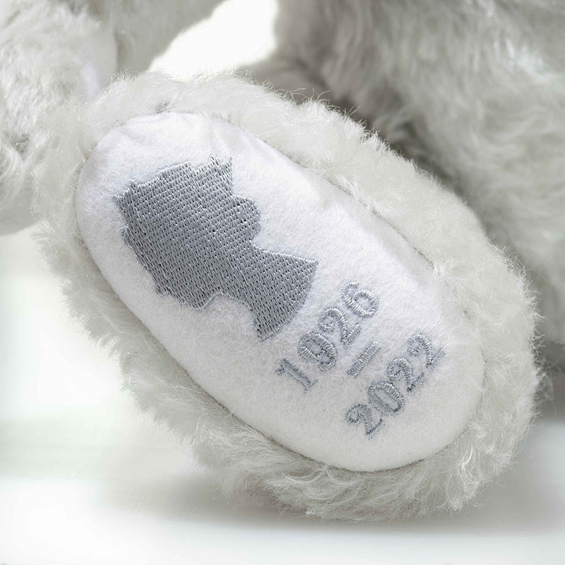HM The Queen - Dedication to Service Teddy Bear by Steiff - 45cm - Image 4
