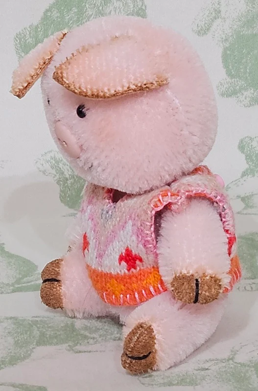 Polly Piglet by Lynne Farmer - 12cm - Image 2