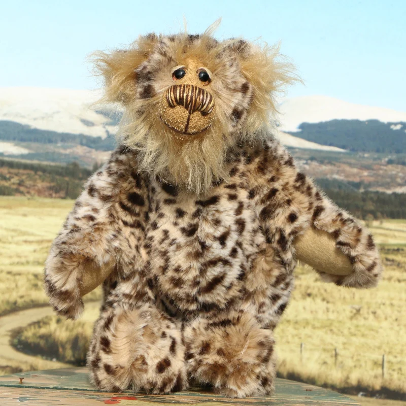 Tabby Jones by Barbara-Ann Bears - 23cm - Image 3
